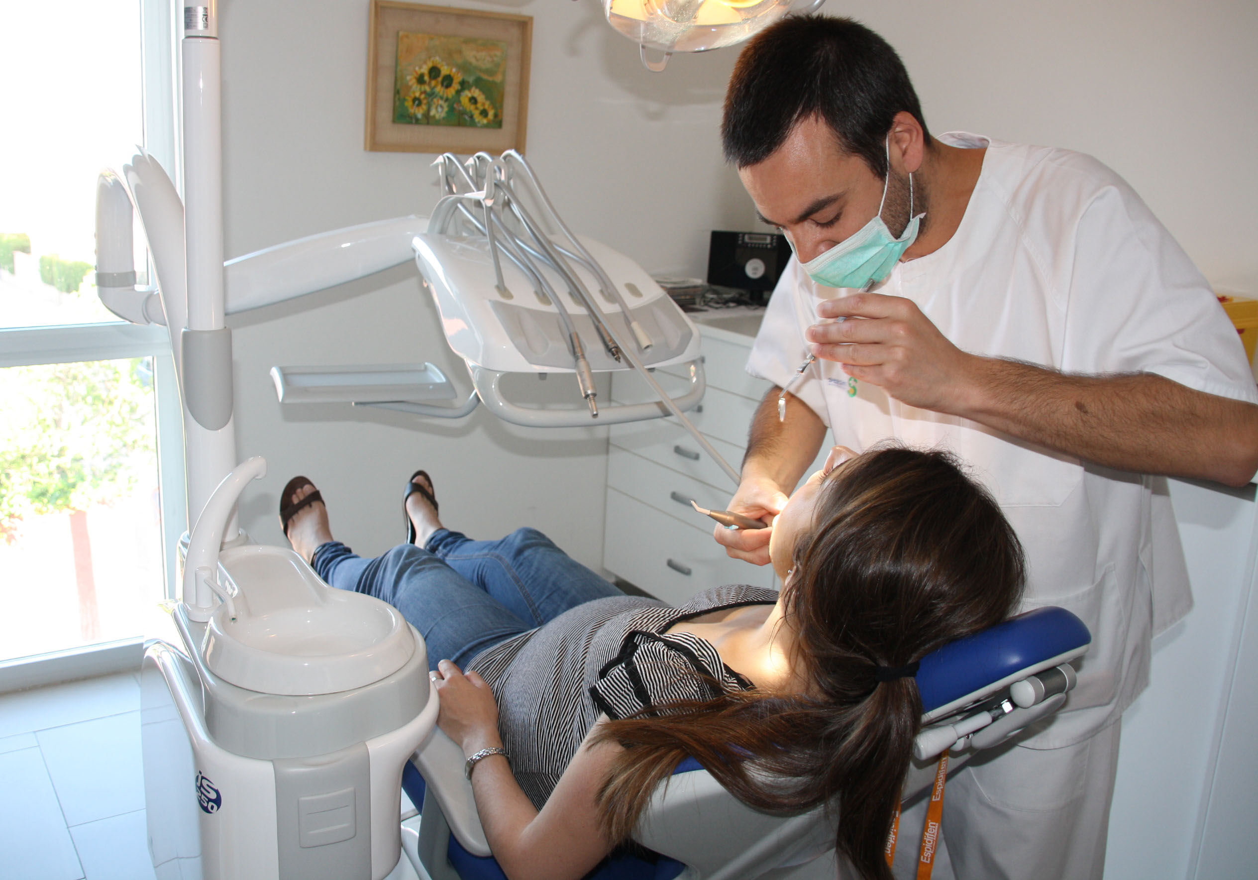 При беременности можно лечить зубы с анестезией. Стоматология беременным. Беременные в стоматологии. Беременные на приеме у стоматолога.
